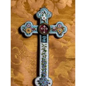 Croce pettorale in mosaico romano con inserita al centro la reliquia della S.Croce