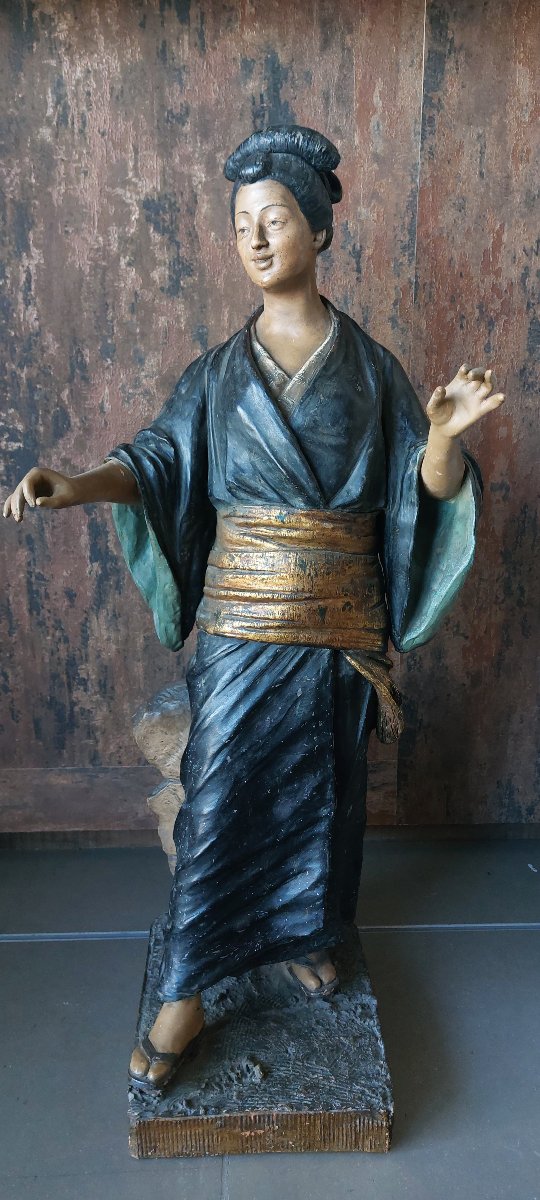Scultura in terracotta policroma raffigurante una Geisha – Goldscheider Wien