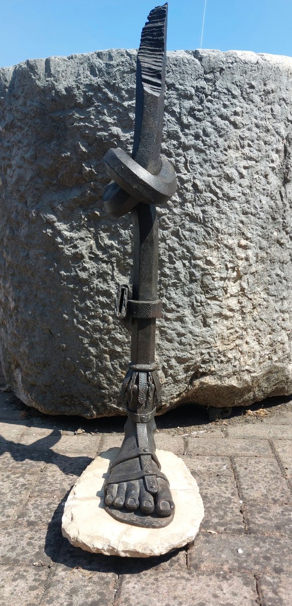 Gamba con caliga e armatura in ferro – elemento scultoreo decorativo-photo-4