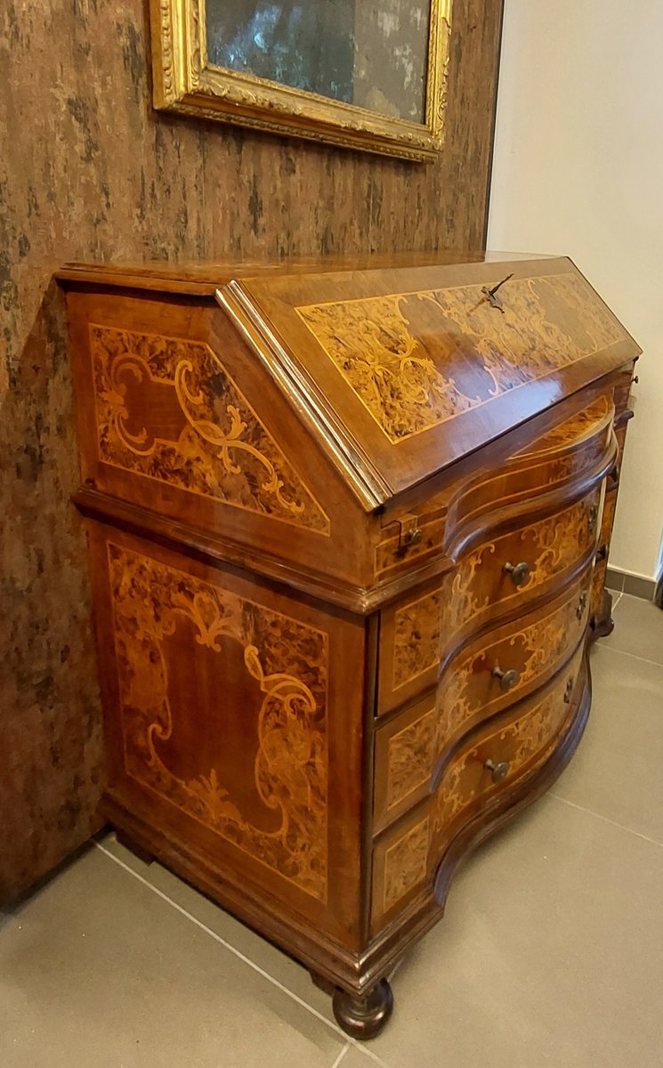 Ribalta a finto colpo mossa – Bureau a ribalta intarsiato in radica (Settecento)-photo-5