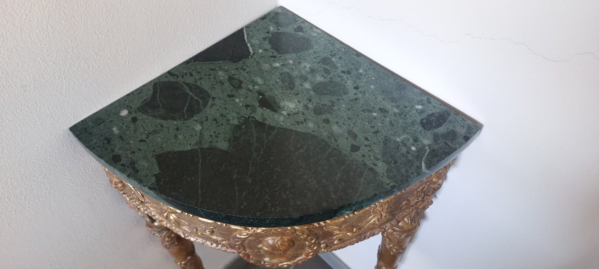 Angoliera a console Luigi XVI in legno dorato con piano in marmo verde-photo-4