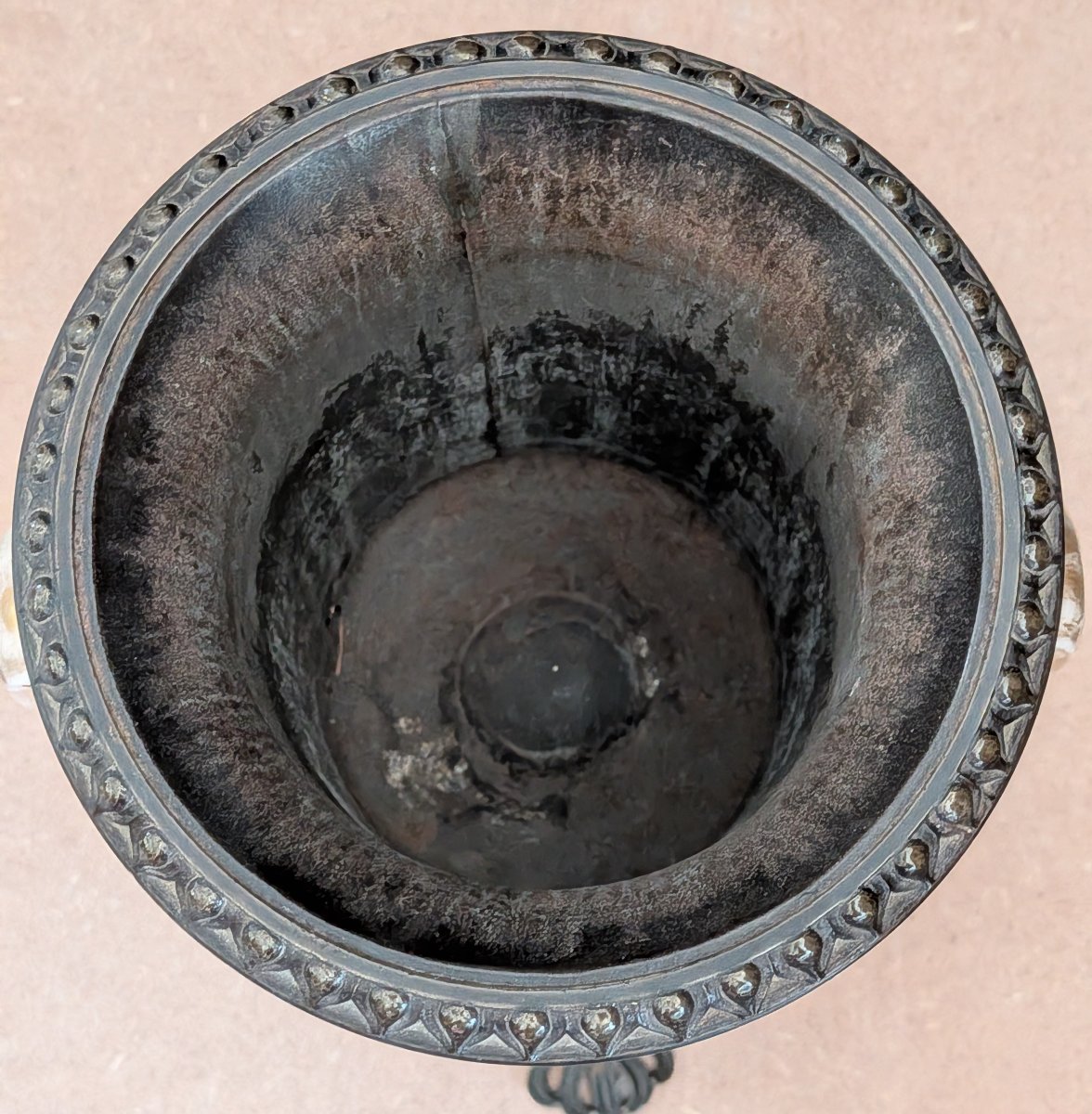Coppia di vasi ad anfora in porcellana e bronzo – Stile Neoclassico, XIX Secolo-photo-8