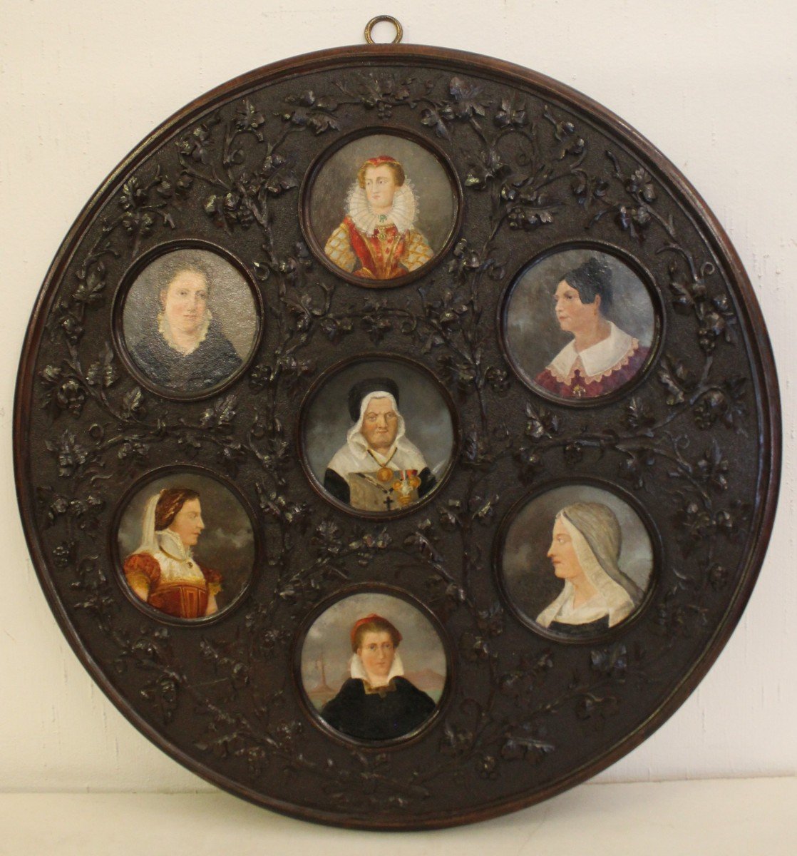 7  Ritratti ad olio su tavola, rappresentanti nobili, XIX secolo.