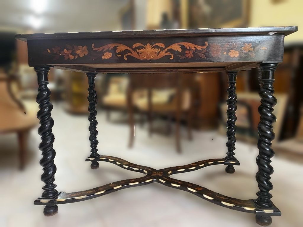 Tavolo scrittoio da centro con sedia , stile Luigi XIV Francia, XIX° secolo Intarsi in legni vari, avori.-photo-4