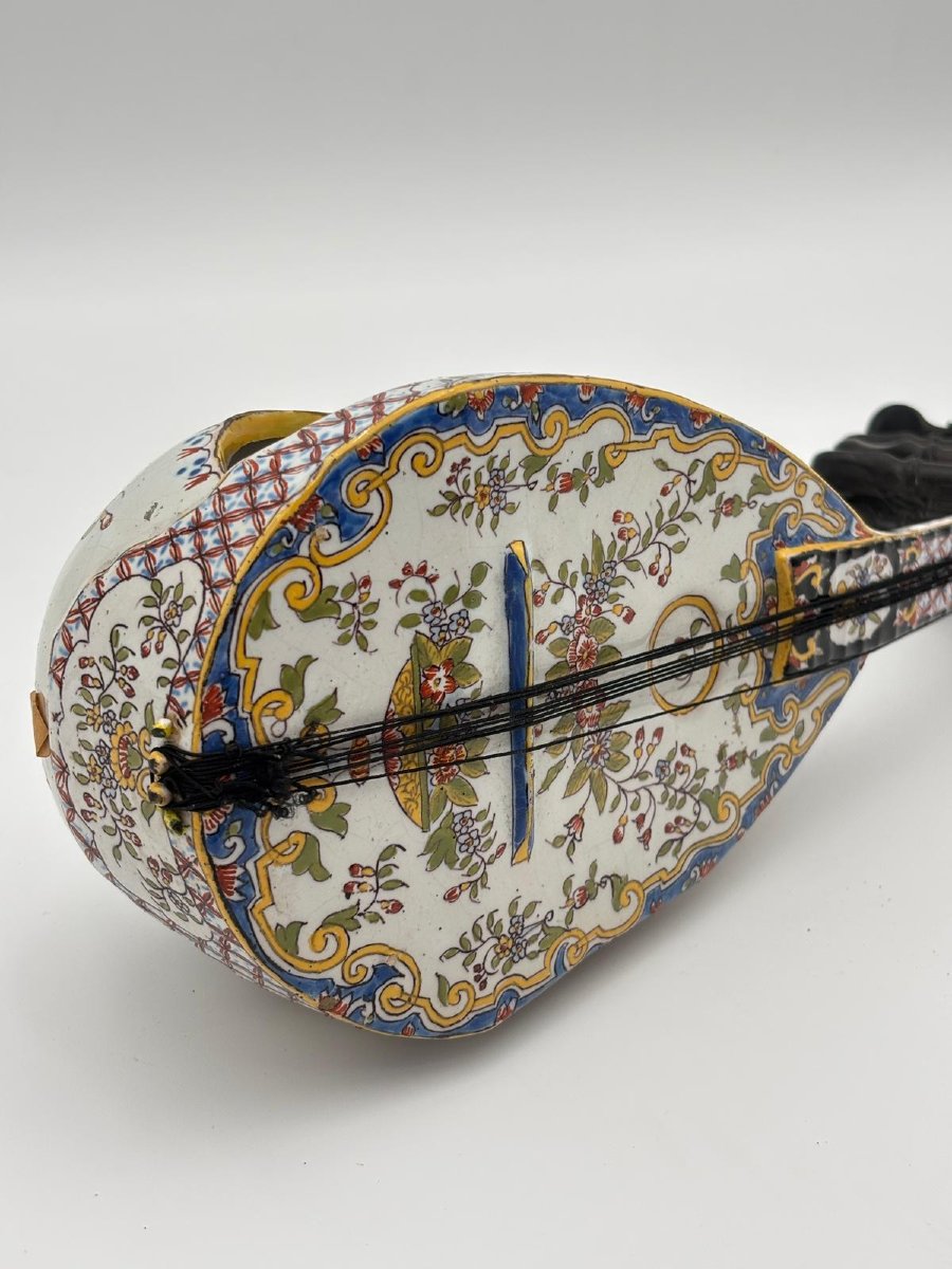 Mandolino in maiolica decorata – Fourmaintreaux Frères, Desvres, fine del XIX secolo-photo-2