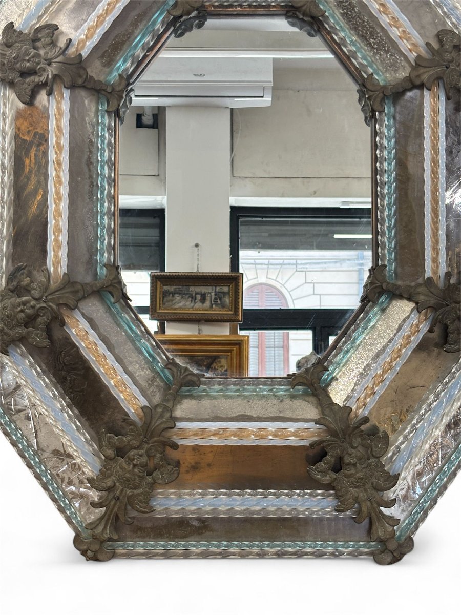 Grande Specchio veneziano ottagonale in vetro inciso e bronzo, inizi XX secolo-photo-3
