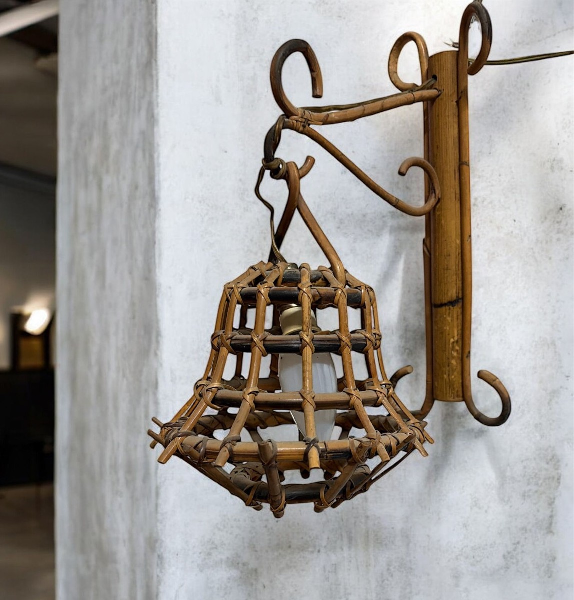 Coppia di Applique in rattan intrecciato, attribuito a Luis Sogno – Italia, anni ’50