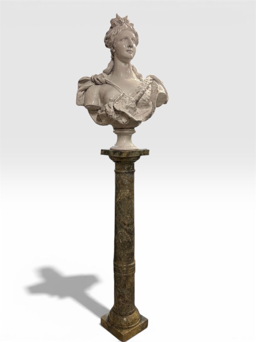 Grande busto  raffigurante Diana, terracotta invetriata bianca fine del XIX secolo-photo-2
