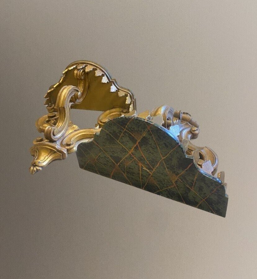 Elegante coppia di consolle Luigi XV