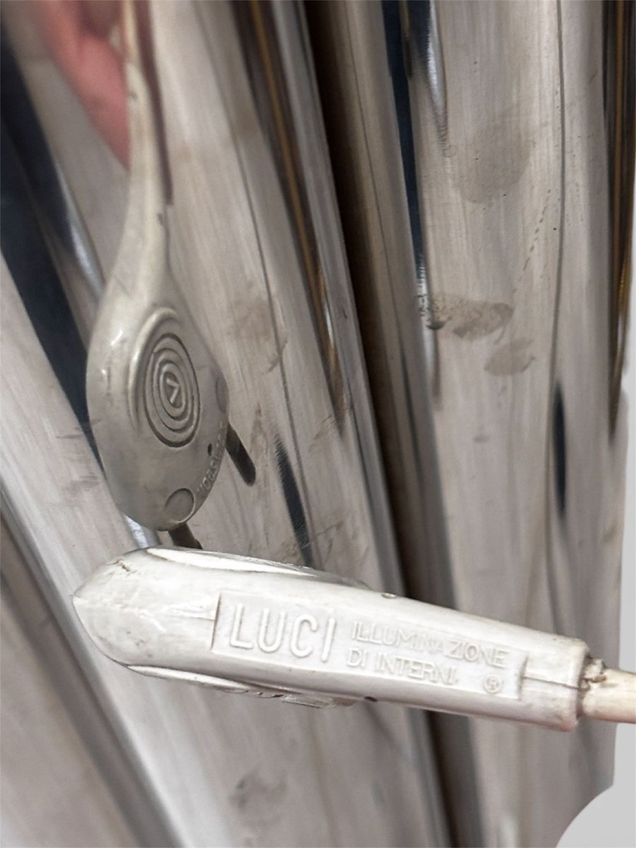 Lampada da terra italiana anni 60 in metallo cromato e vetro opalino – produzione Milano-photo-4
