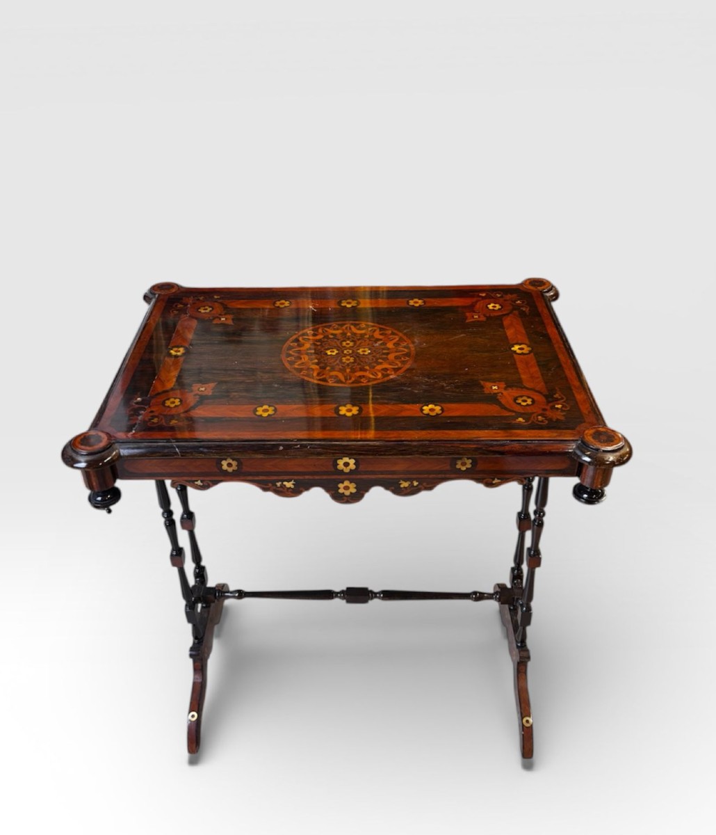 Tavolino inglese intarsiato – Seconda metà XIX secolo