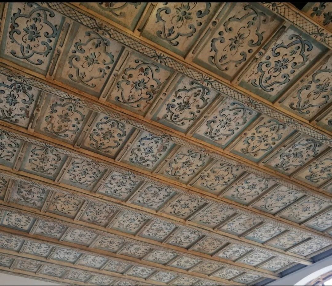 Antico soffitto in legno dipinto-photo-3