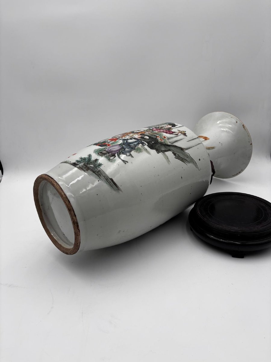 Vaso cinese in porcellana decorata con scena figurata e calligrafia – Cina, inizio XX secolo-photo-2