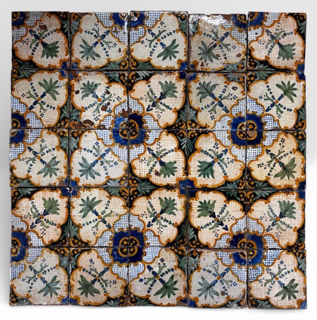 Pavimento in Maiolica Antica con Rosone Centrale –" Fabbrica Privileggiata dei Colonnesi" – ca.-photo-2