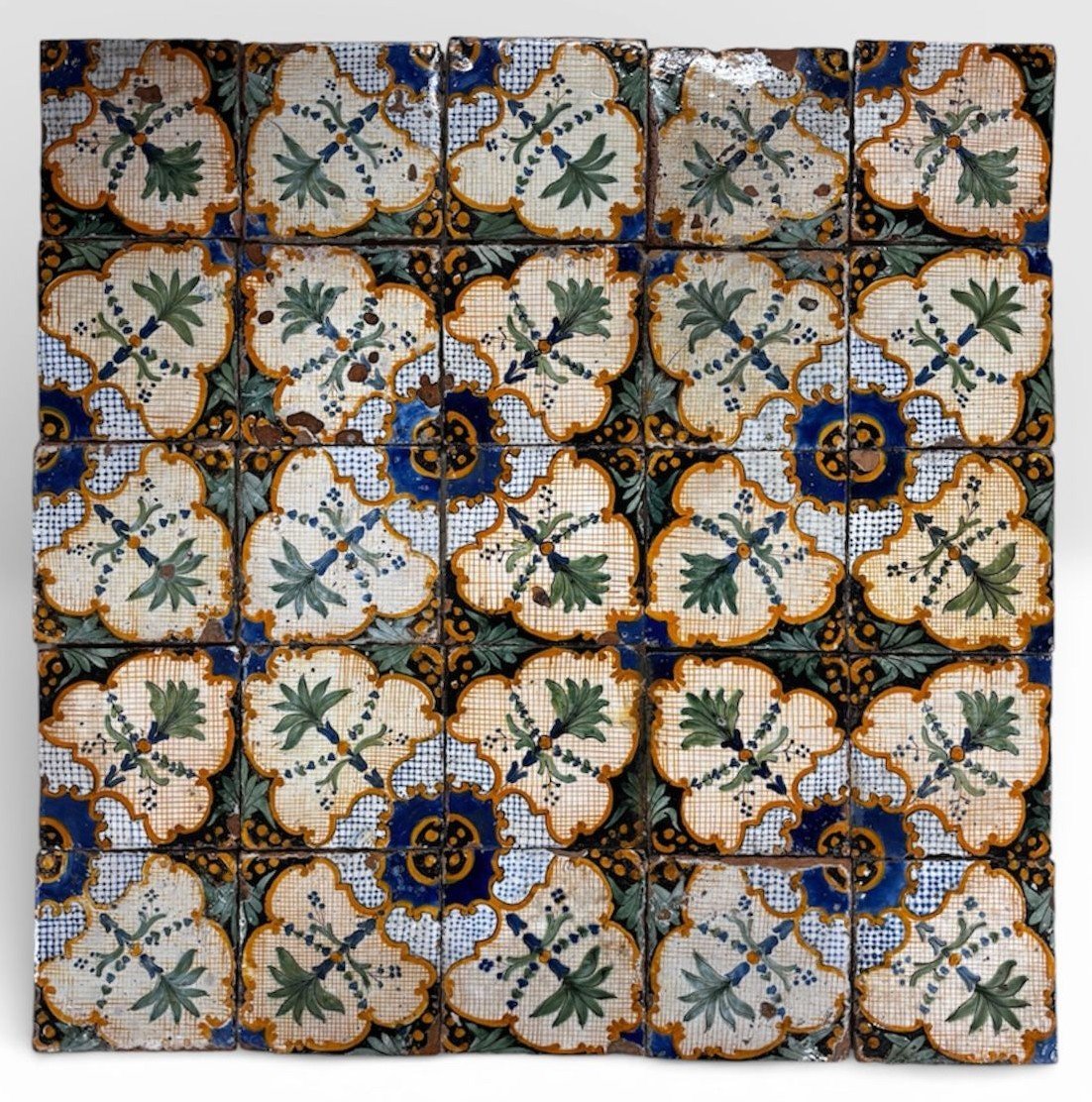 Pavimento in Maiolica Antica con Rosone Centrale , 23 mq-photo-2