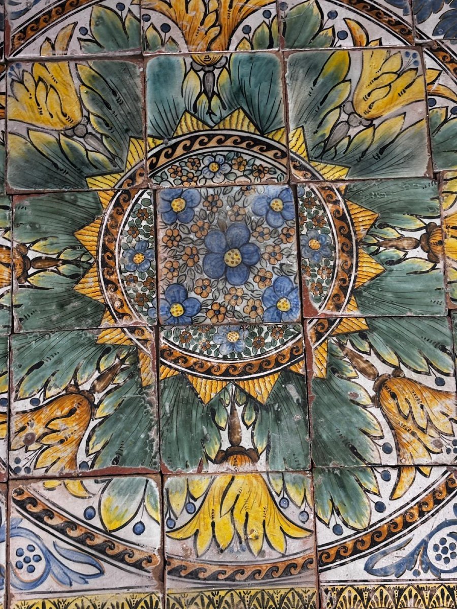 Pavimento in Maiolica Antica con Rosone Centrale , 23 mq-photo-4