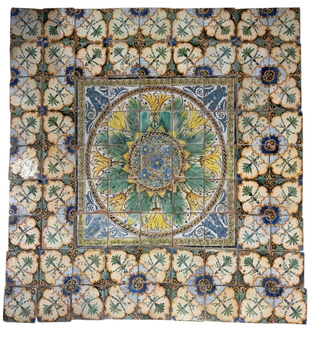 Pavimento in Maiolica Antica con Rosone Centrale , 23 mq