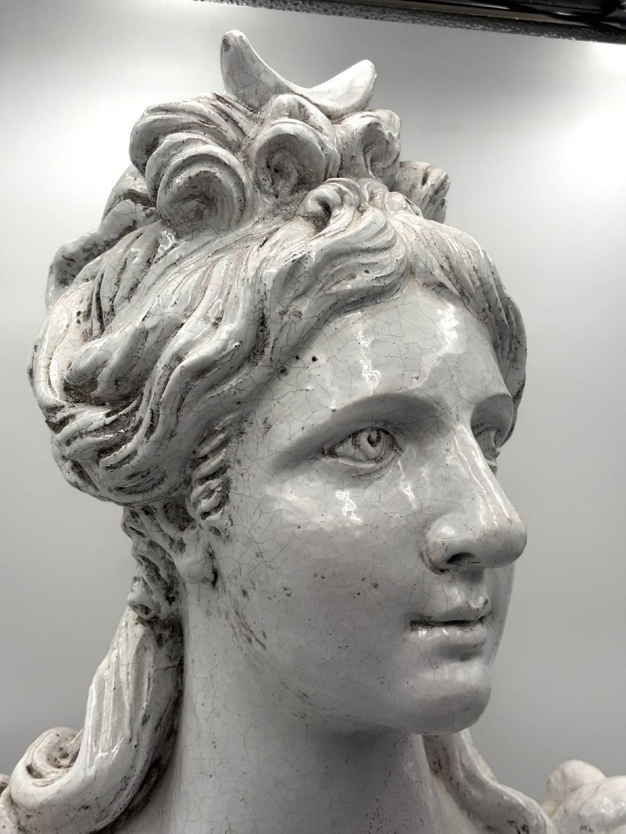 Grande busto  raffigurante Diana, terracotta invetriata bianca fine del XIX secolo-photo-4