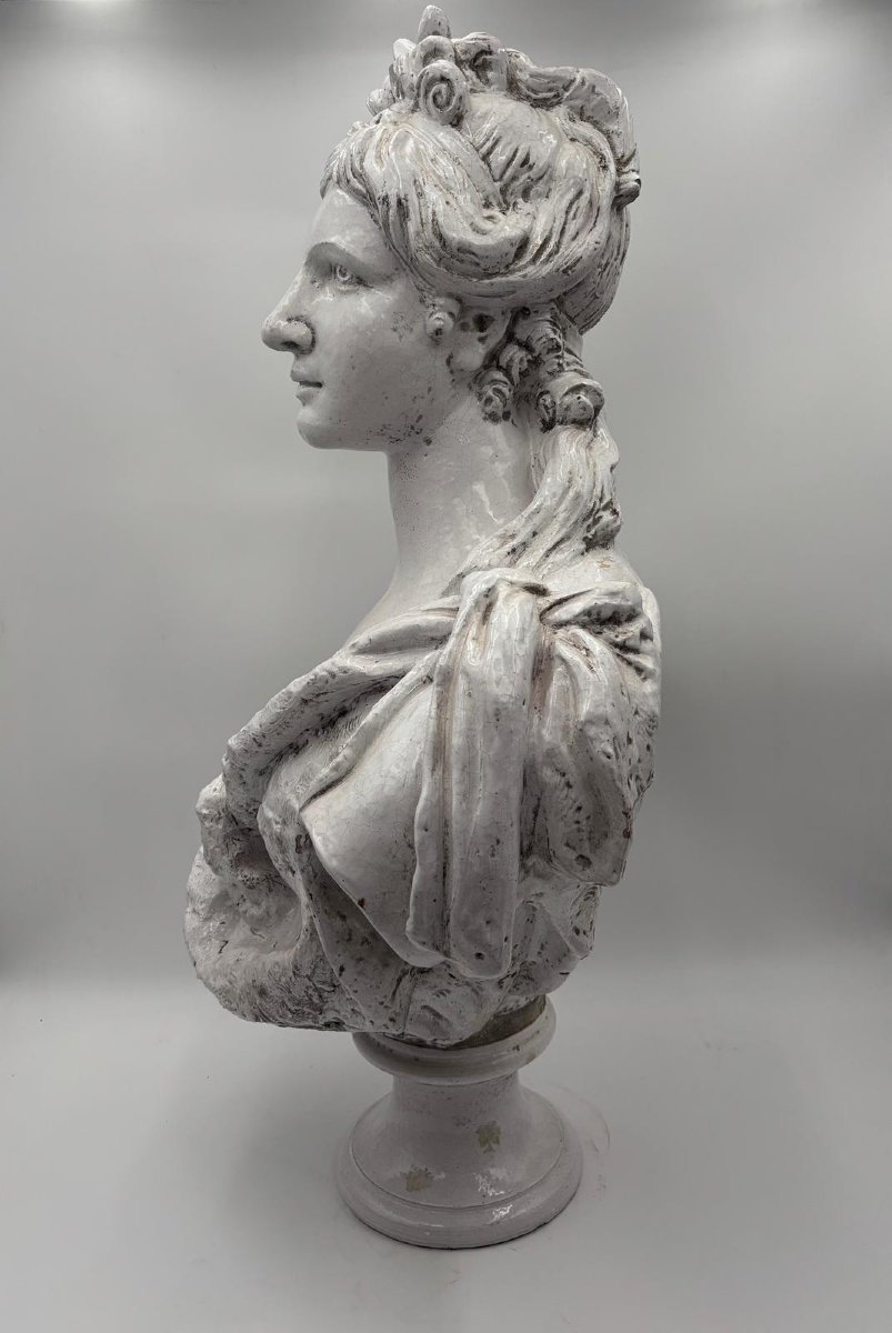 Grande busto  raffigurante Diana, terracotta invetriata bianca fine del XIX secolo-photo-1