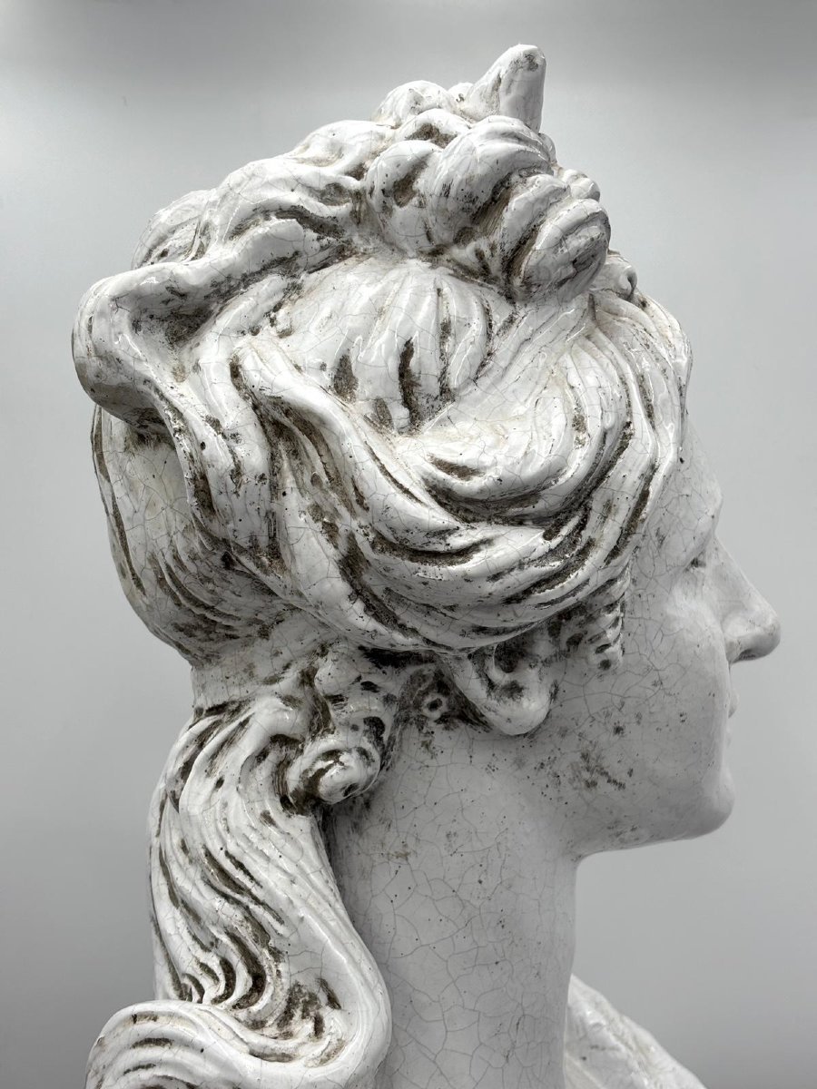 Grande busto  raffigurante Diana, terracotta invetriata bianca fine del XIX secolo-photo-6