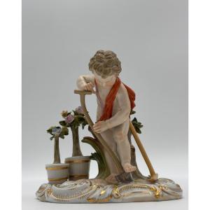 Putto giardiniere firmato Acier – Meissen