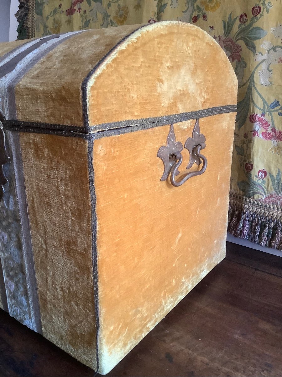 Baule in legno ricoperto di velluto dorato con cassetti EP XIX secolo-photo-2