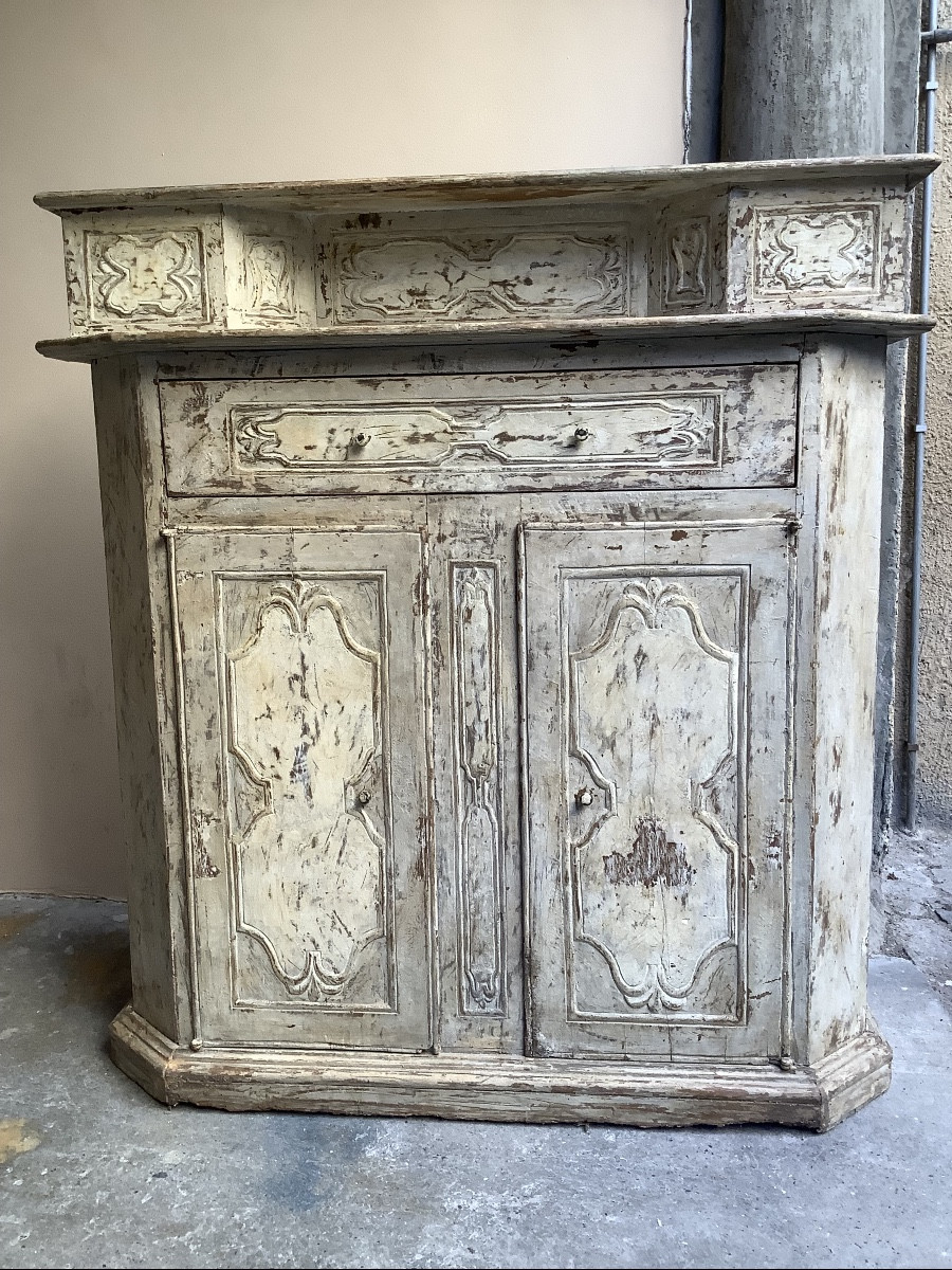 Credenza in legno  intagliato e laccato con ante e cassetto Ep fine XVIII secolo