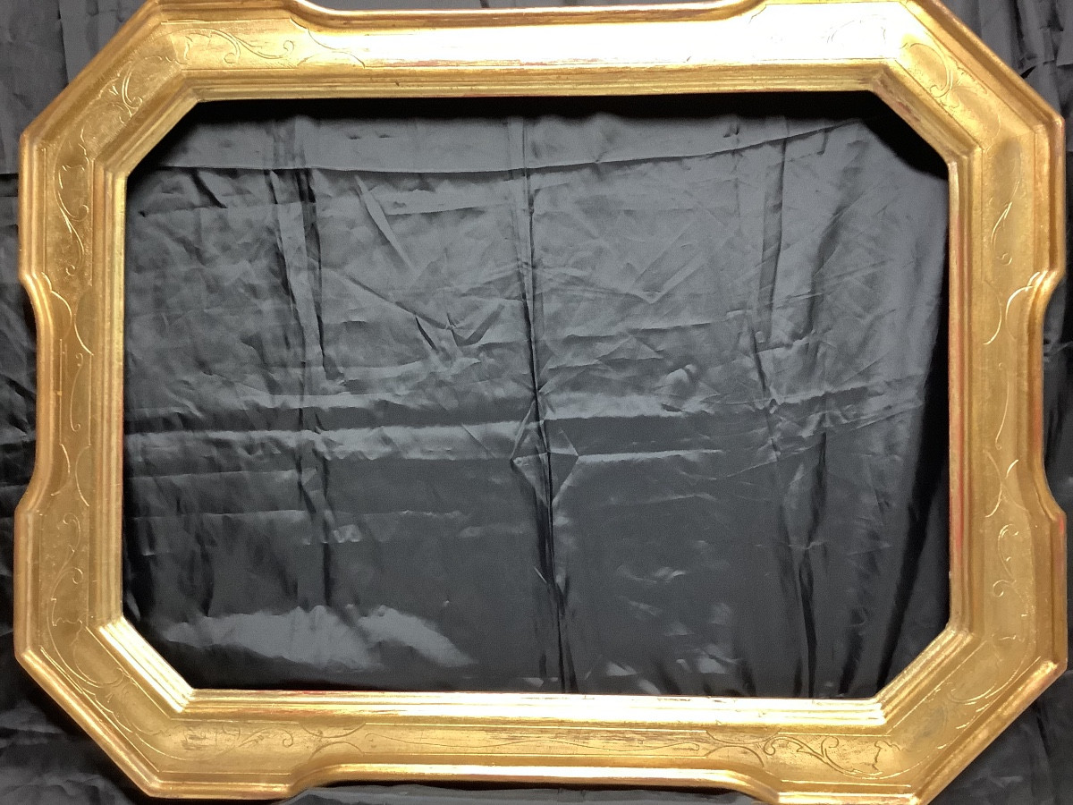 Cornice  in legno dorato con incisioni Ep XX secolo