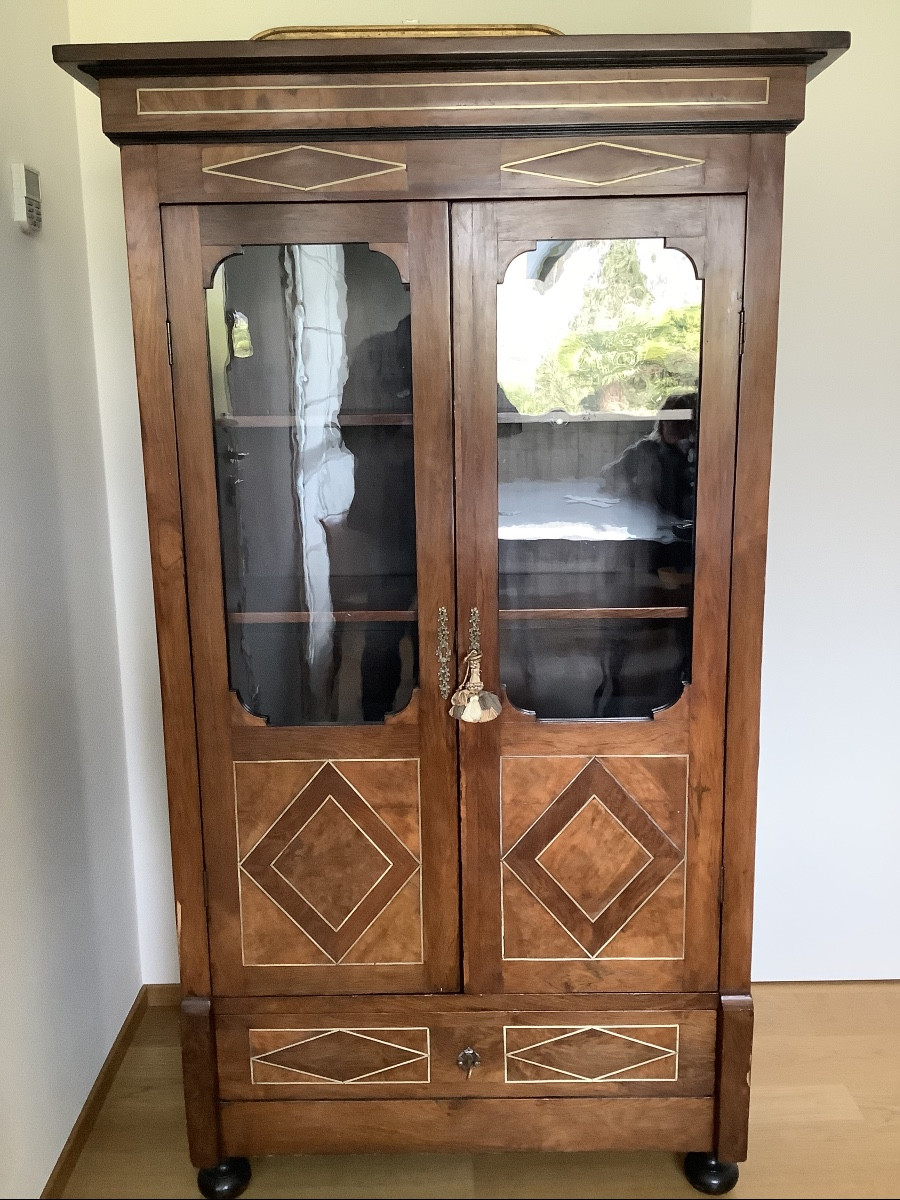 Piccola vetrina in legno di noce e palissandro Ep 800