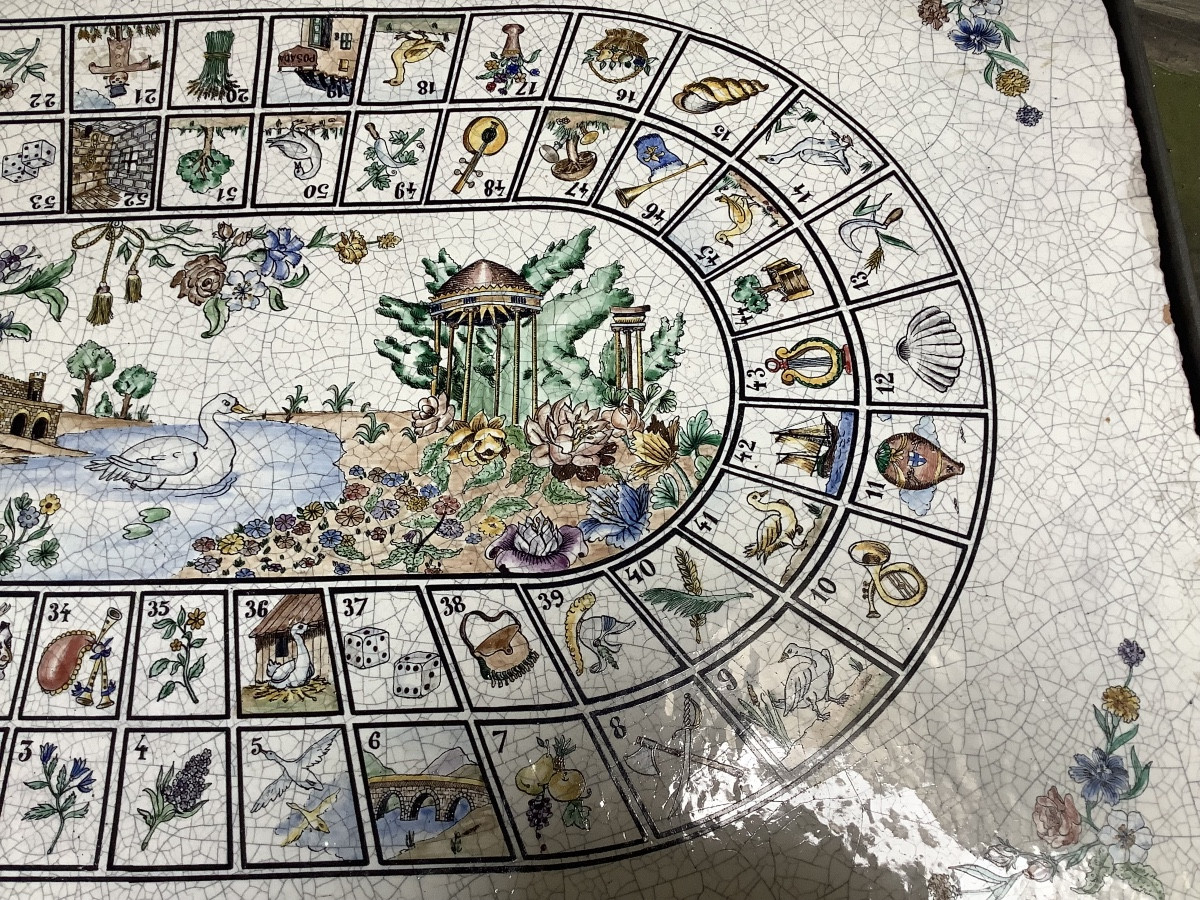 Tavolino in ceramica decorato con il gioco dell’oca Ep XX secolo-photo-2