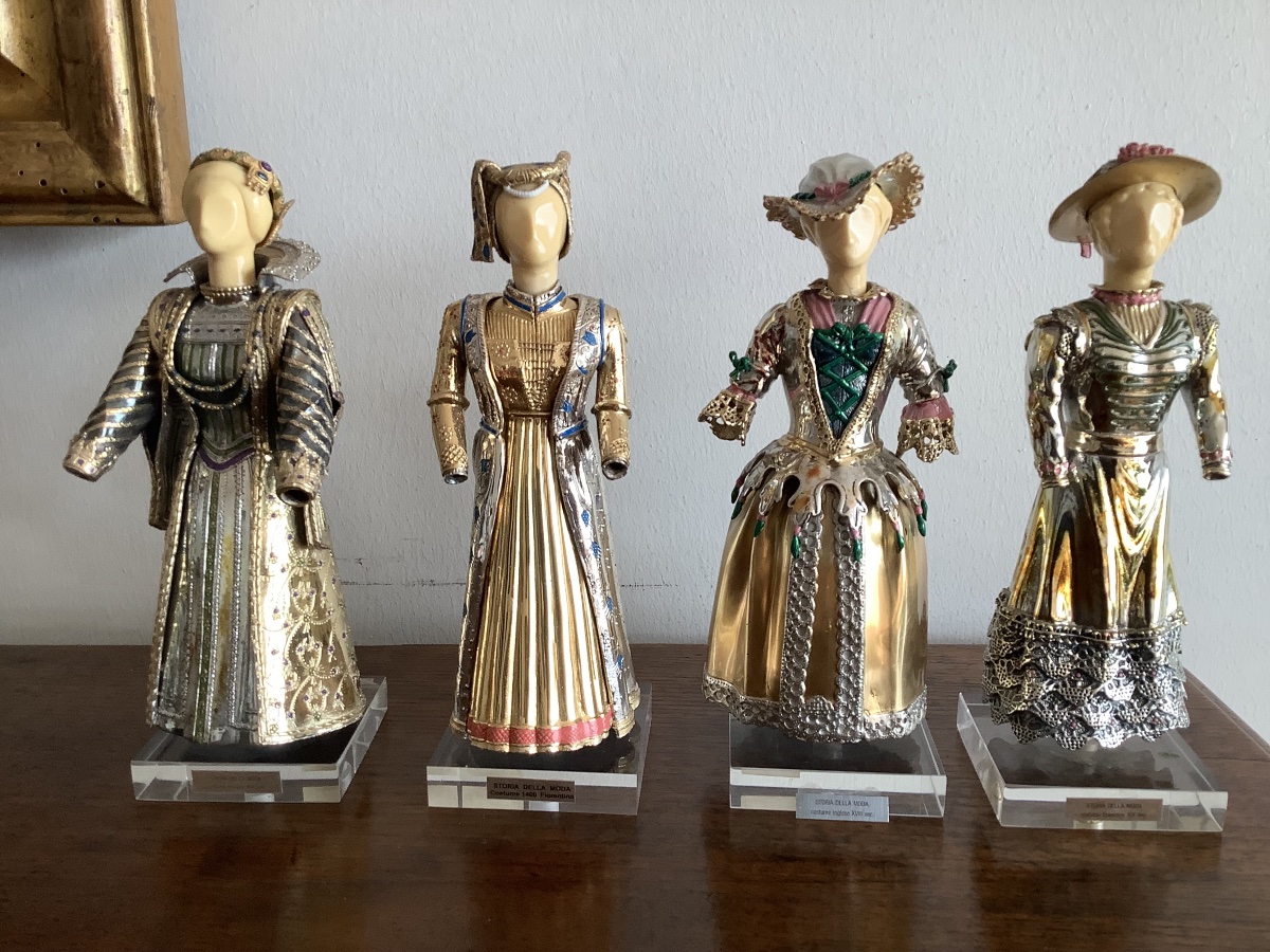 Quattro sculture in argento e oro storia della moda antica  Ep XX  secolo Italia