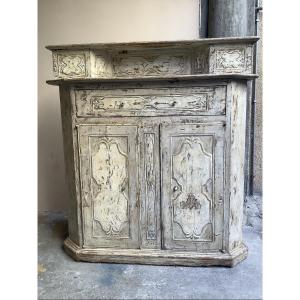 Credenza in legno  intagliato e laccato con ante e cassetto Ep fine XVIII secolo