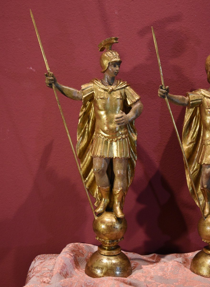 Coppia di soldati romani in legno dorato, Roma XVIII secolo-photo-4