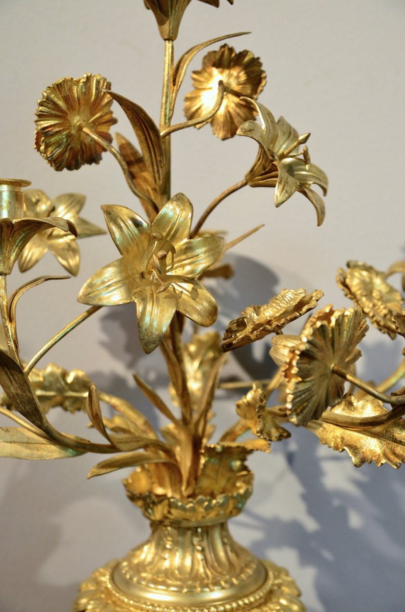 Coppia di candelabri Luigi XVI in bronzo dorato e percellana Sevres blu, Francia XIX secolo-photo-5
