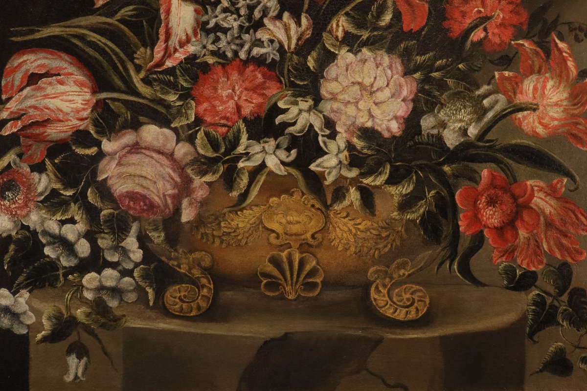Maestro dei vasi a grottesche (Roma, XVII secolo), Composizione di fiori in vaso rinascimentale-photo-3
