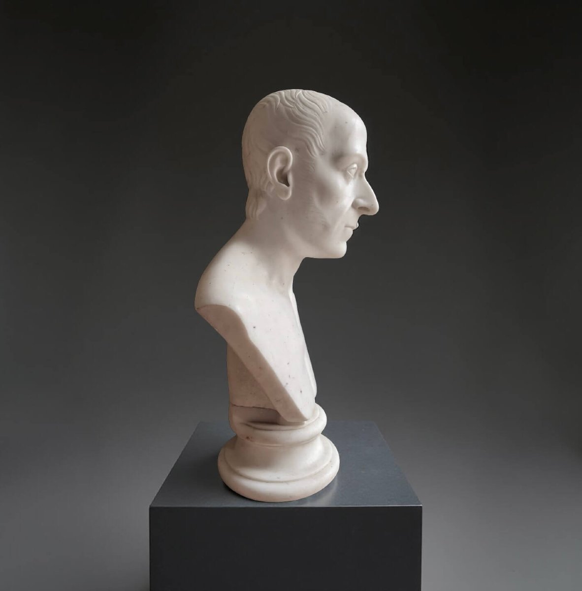 Busto Maschile Neoclassico in Marmo di Carrara inizi XIX secolo -photo-1