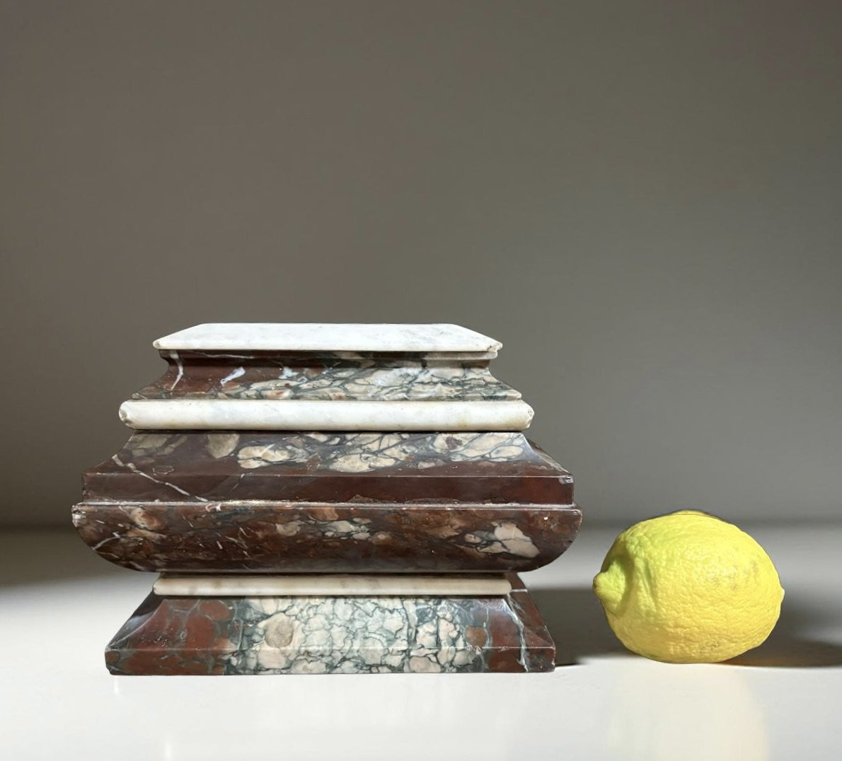 Calamaio Grand Tour in marmo a Sarcofago inizio XIX secolo-photo-1