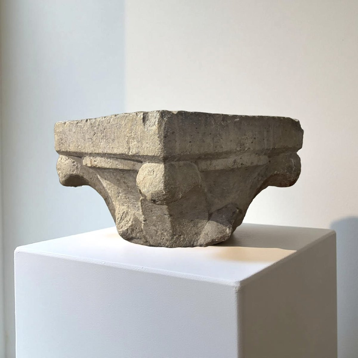 Capitello Medievale in Pietra Lombardia XIV-XV secolo-photo-2