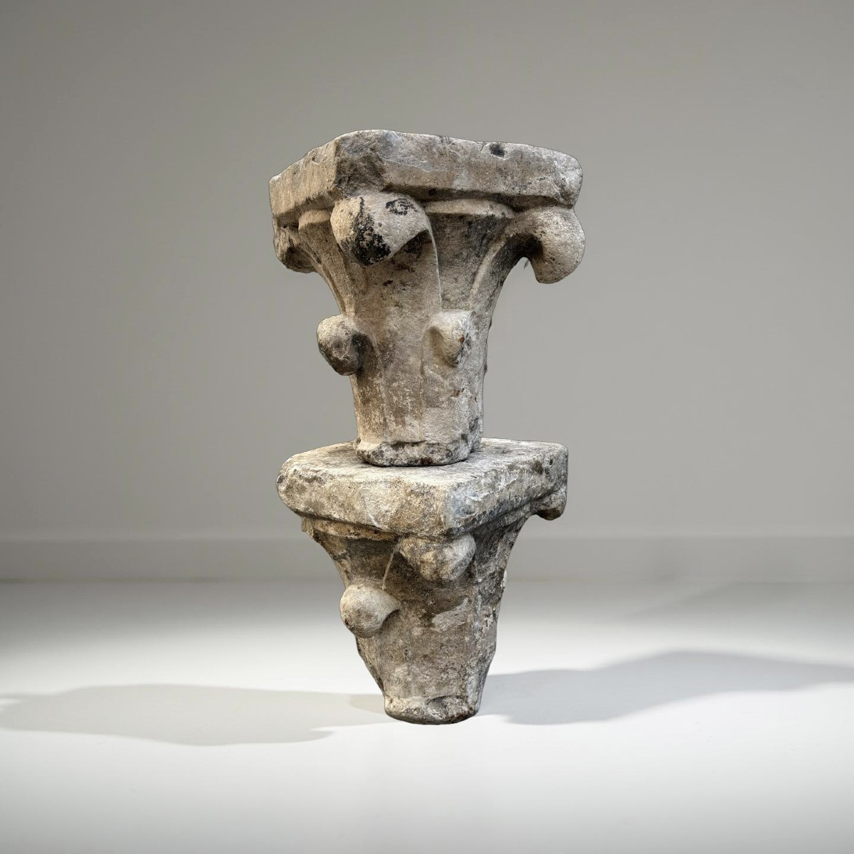 Coppia di Capitelli Medievali in Marmo di Zandobbio XII secolo-photo-2