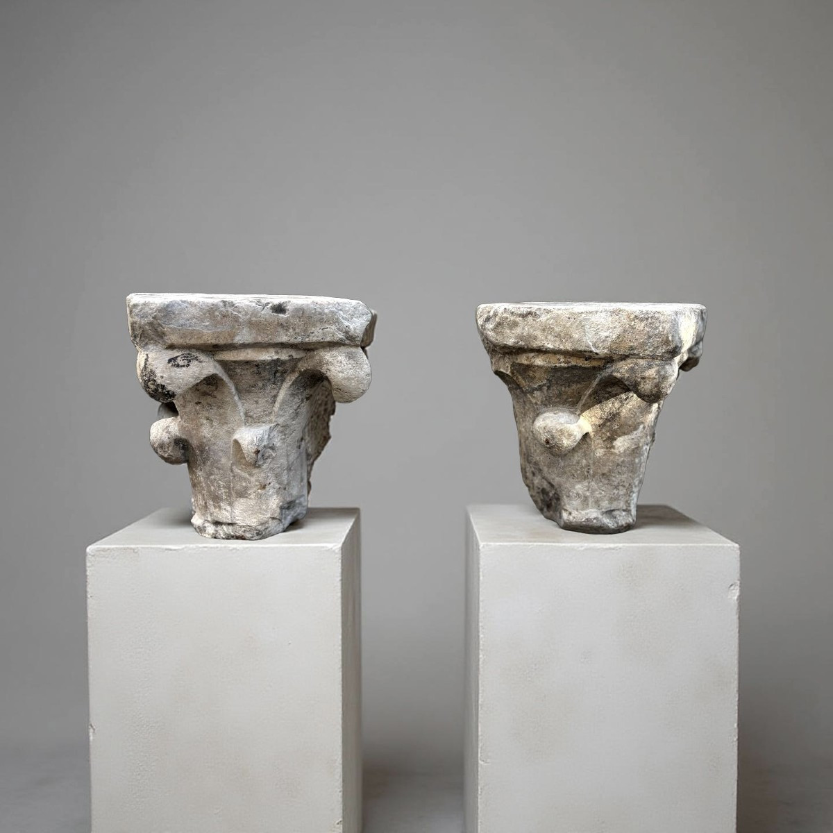 Coppia di Capitelli Medievali in Marmo di Zandobbio XII secolo-photo-4