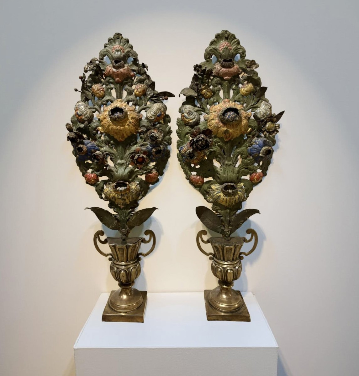 Imponente Coppia di Vasi d'Altare in Bronzo Luigi XIV Italia XVII secolo