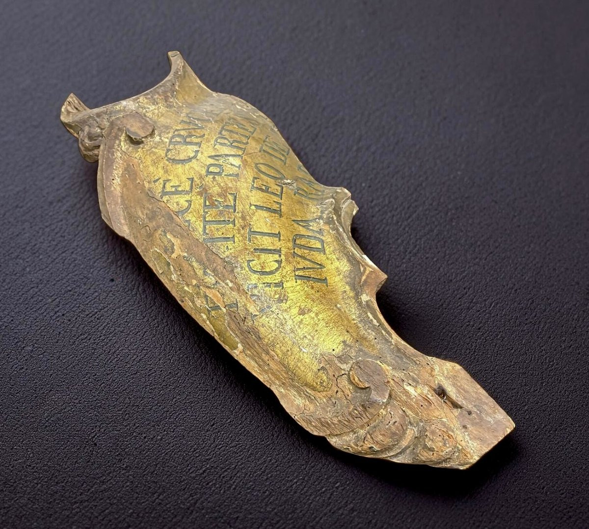 Frammento di Stemma o Blasone  in Legno Dorato Italia XVIII secolo-photo-2