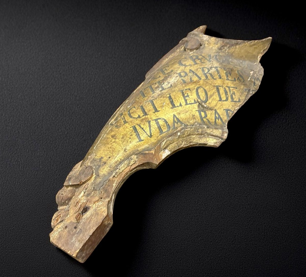 Frammento di Stemma o Blasone  in Legno Dorato Italia XVIII secolo-photo-1