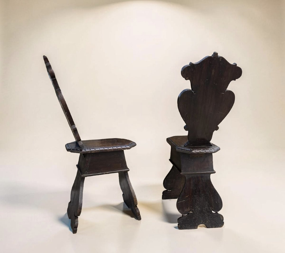 Coppia di Sedie Rinascimentali o Scranni con Stemma -photo-3