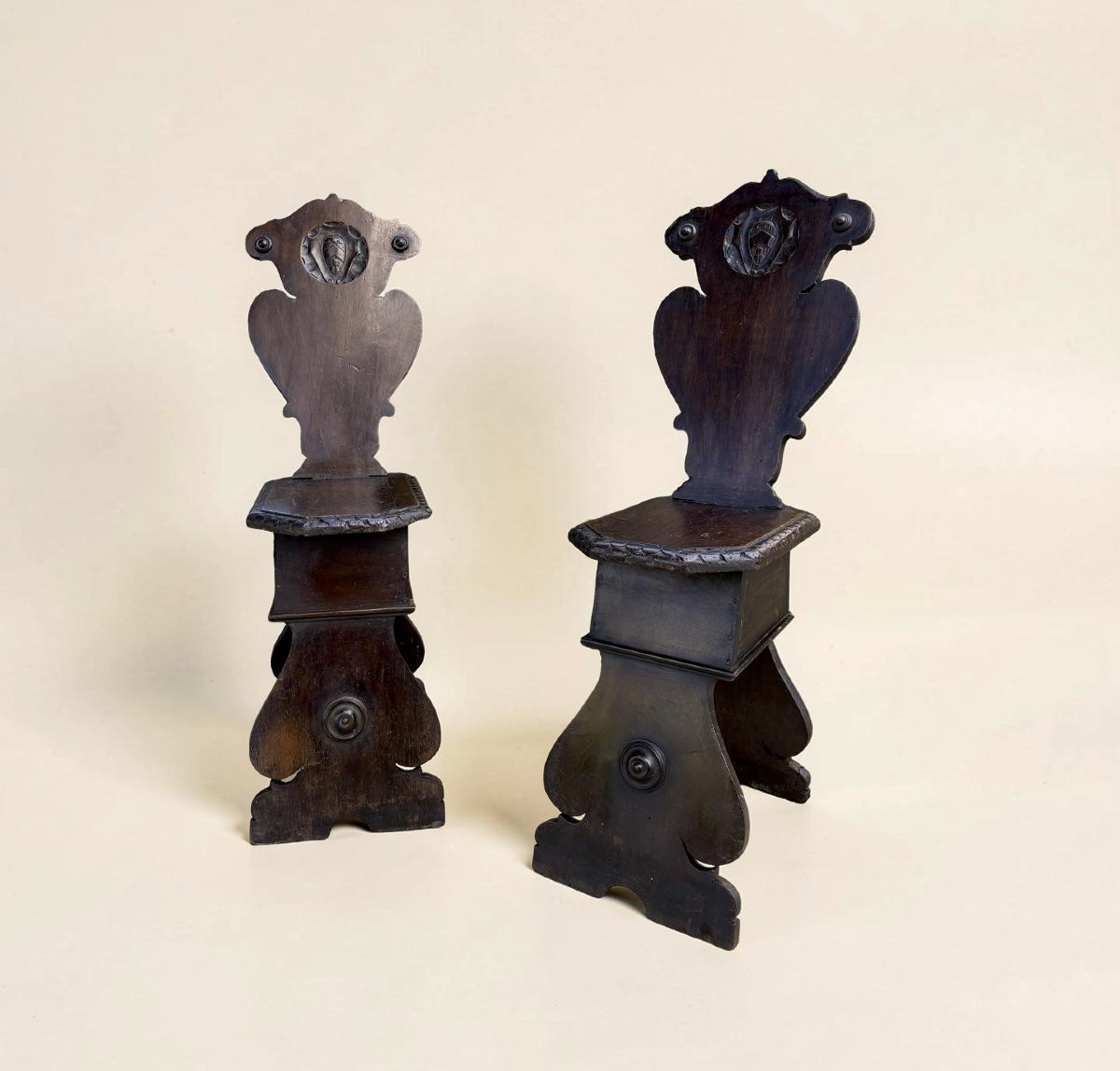 Coppia di Sedie Rinascimentali o Scranni con Stemma -photo-4