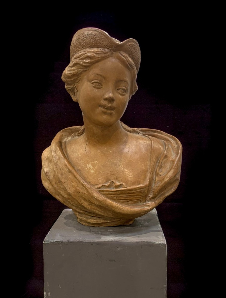 Busto in Terracotta Ritratto di Dama col Tricorno  XVIII secolo