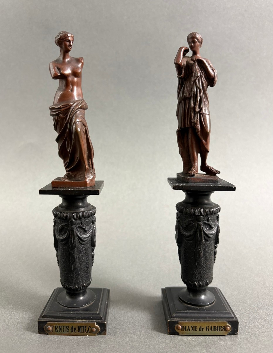 Coppia di Statuette in Bronzo Neoclassiche Souvenir del Grand Tour XIX
