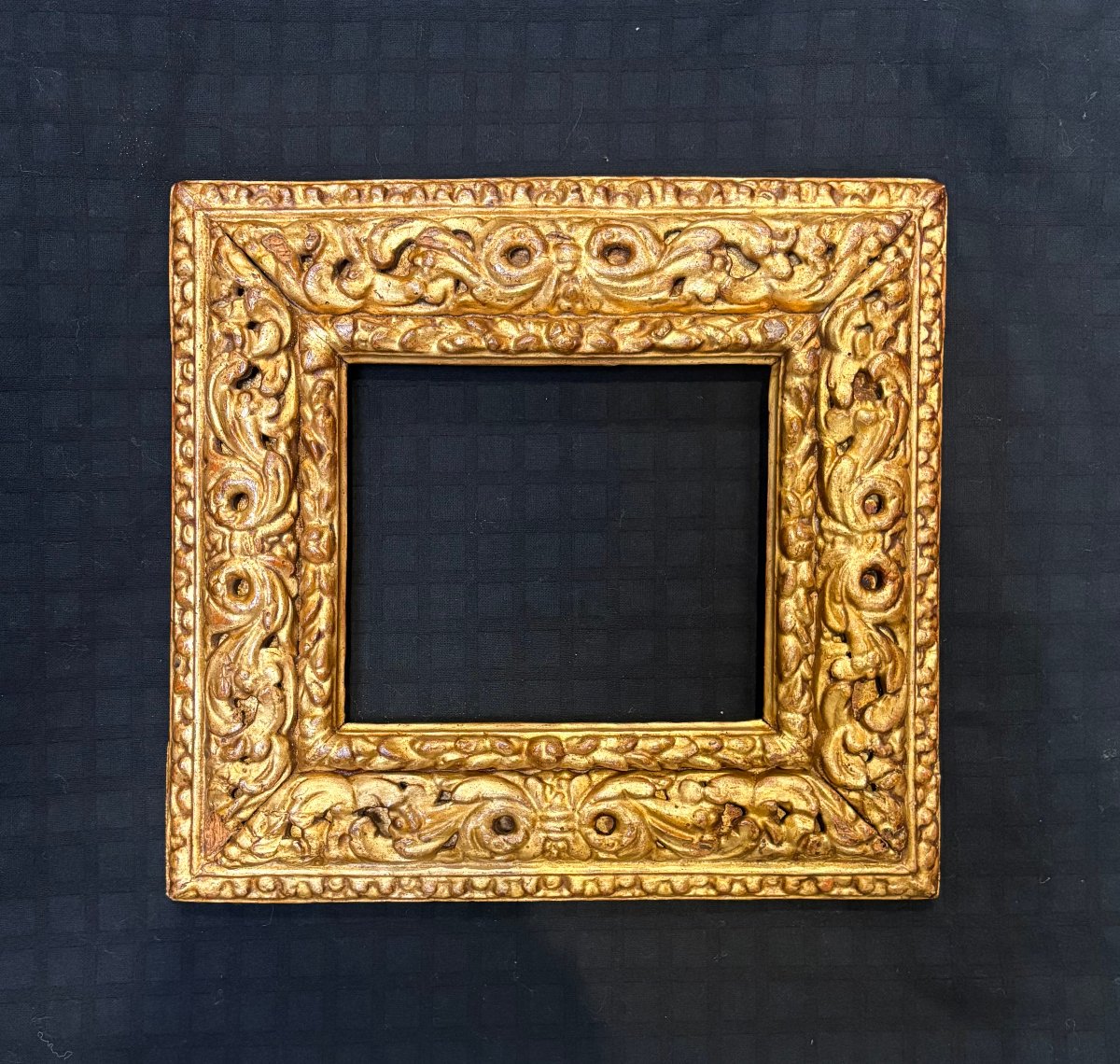 Cornice Barocca in Legno Scolpito e Dorato Veneto XVII secolo