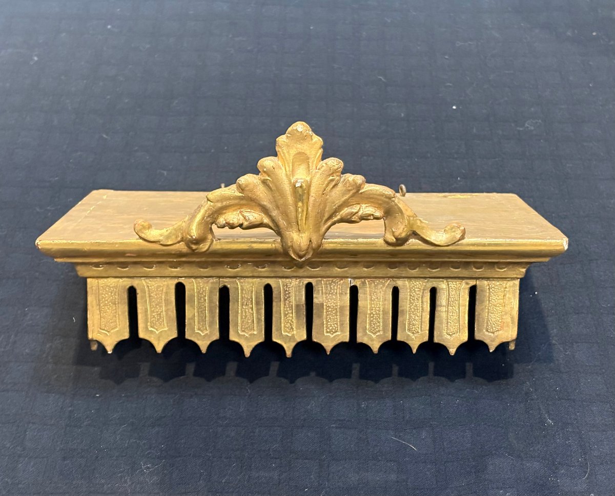 Corona da Baldacchino Luigi XVI in Legno Dorato XVIII secolo 