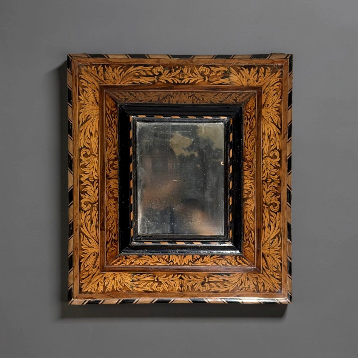 Specchio Intarsiato di epoca Luigi XIV attribuito a Noel Hache (1630-1675)